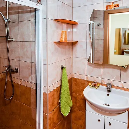 Neriesapartment No.1 Holidays By J. Basanaviciaus Apartament Połąga